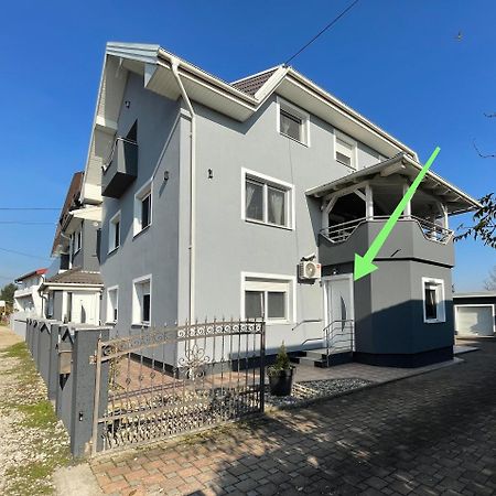 4 Stars Apartments Near Airport Velika Gorica Bagian luar foto